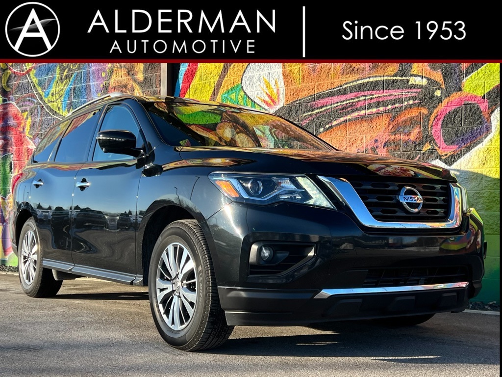 2019 Nissan Pathfinder SL's photo
