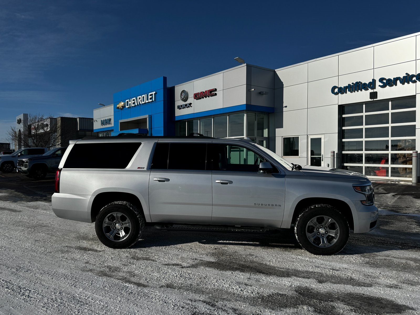2017 Chevrolet Suburban LT's photo