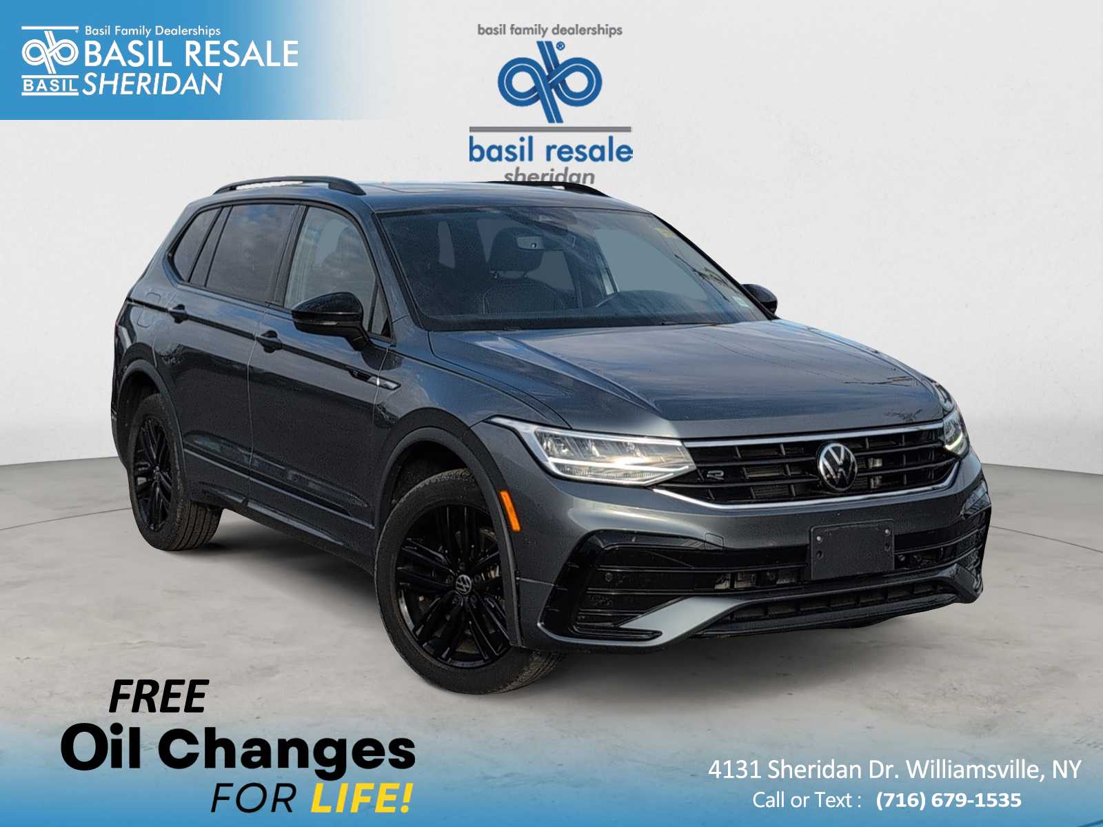 2022 Volkswagen Tiguan SE R-LINE BLACK's photo