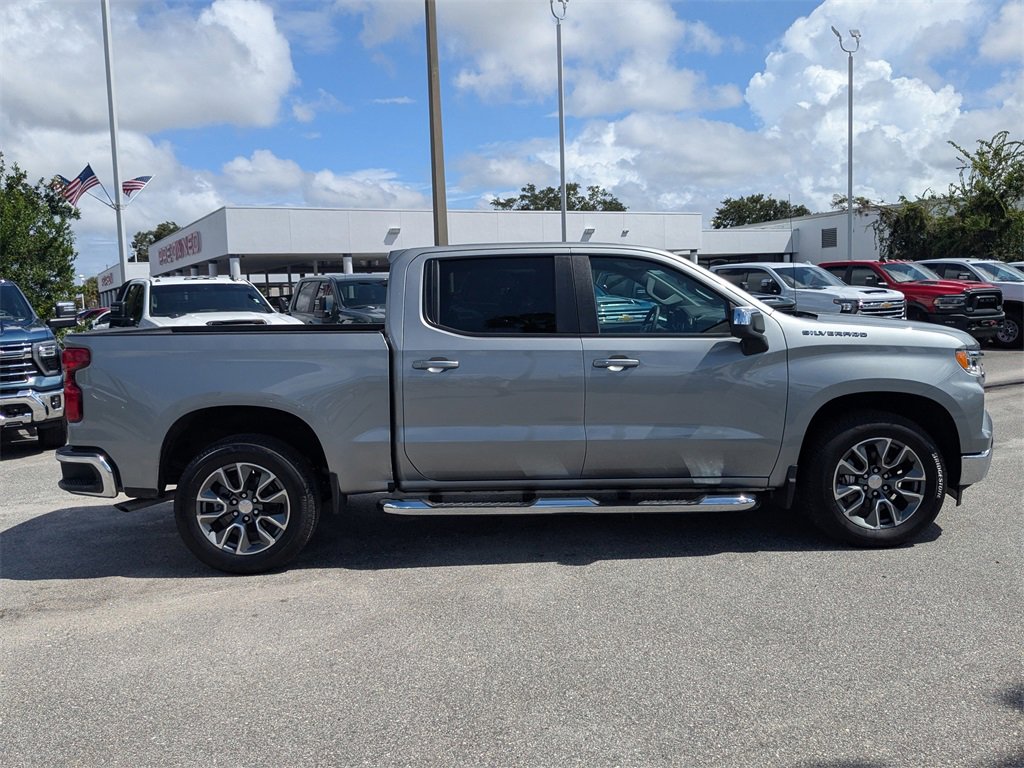 2025 Chevrolet Silverado 1500 LT photo 2