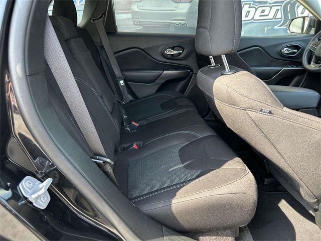 2019 Jeep Cherokee Latitude photo 10