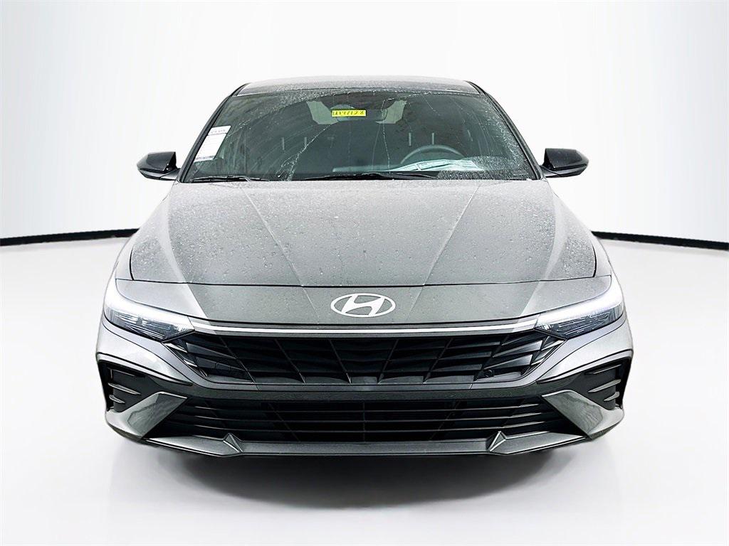 2025 Hyundai Elantra Hybrid SEL Sport photo 2