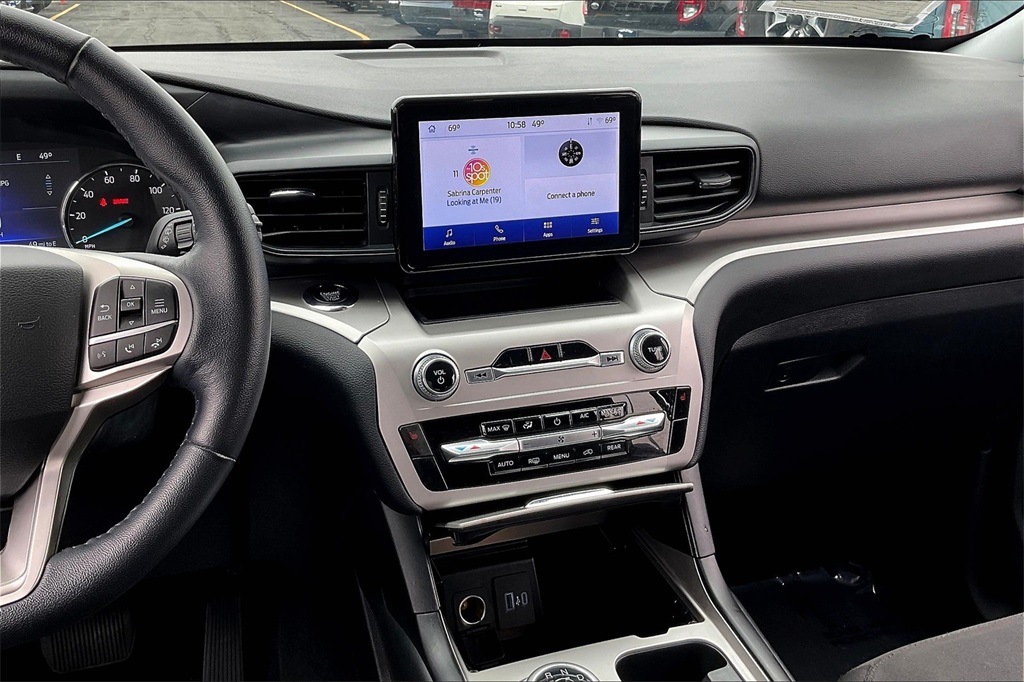 2022 Ford Explorer XLT photo 5