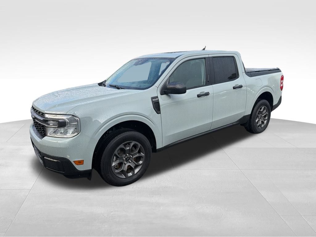2022 Ford Maverick XLT photo 2