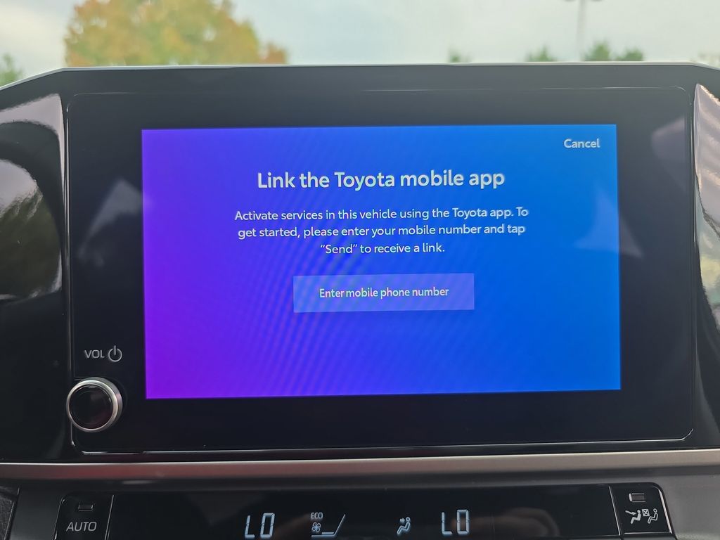 2025 Toyota Camry SE photo 21