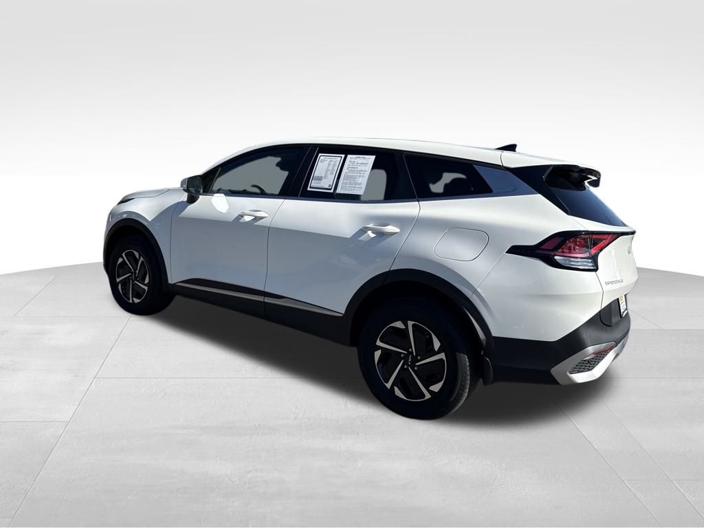 2023 Kia Sportage Hybrid LX photo 4