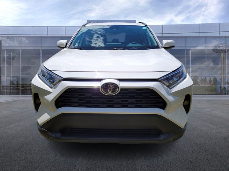 2019 Toyota RAV4 XLE photo 2