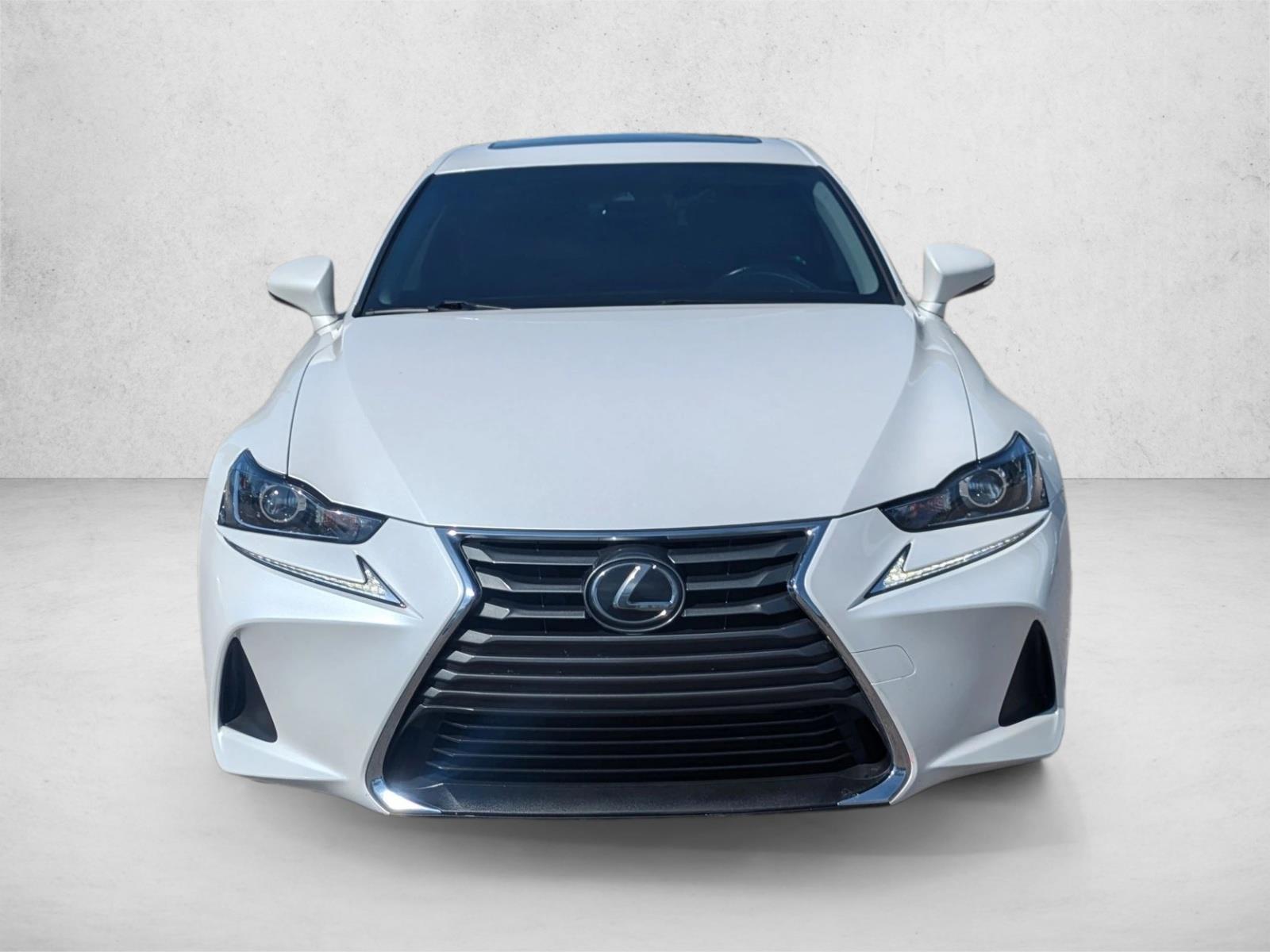 2019 Lexus IS 300 photo 2