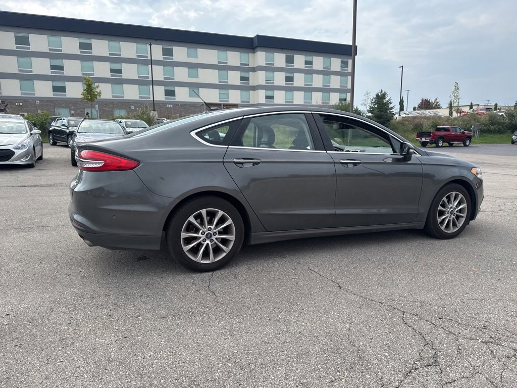 2017 Ford Fusion SE photo 24