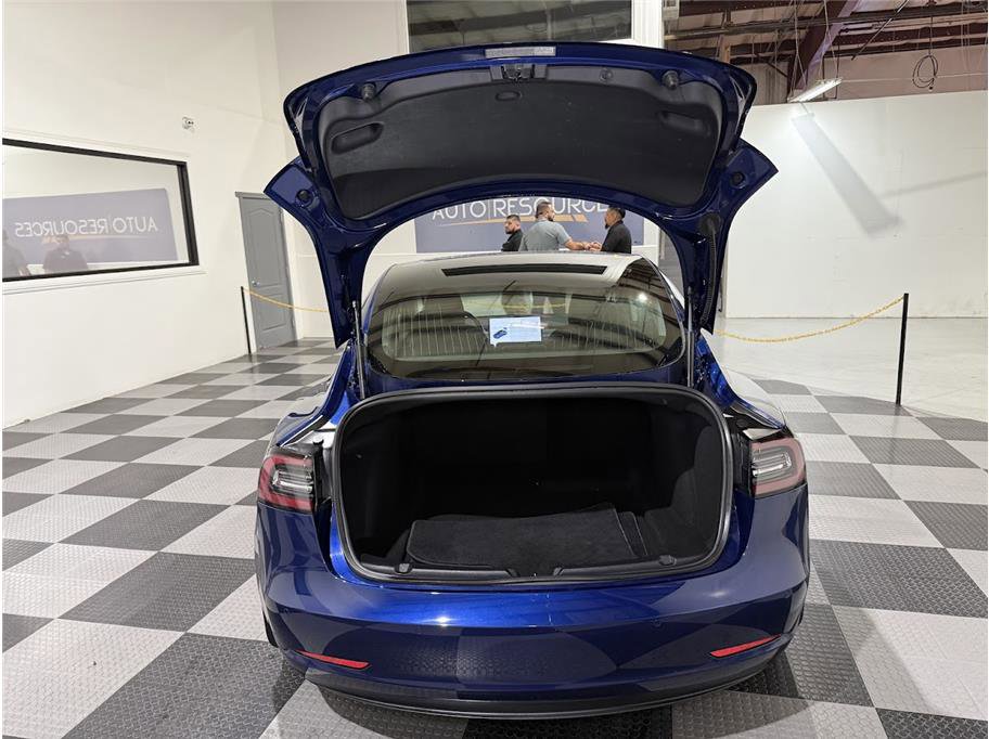 2018 Tesla Model 3 Long Range photo 17