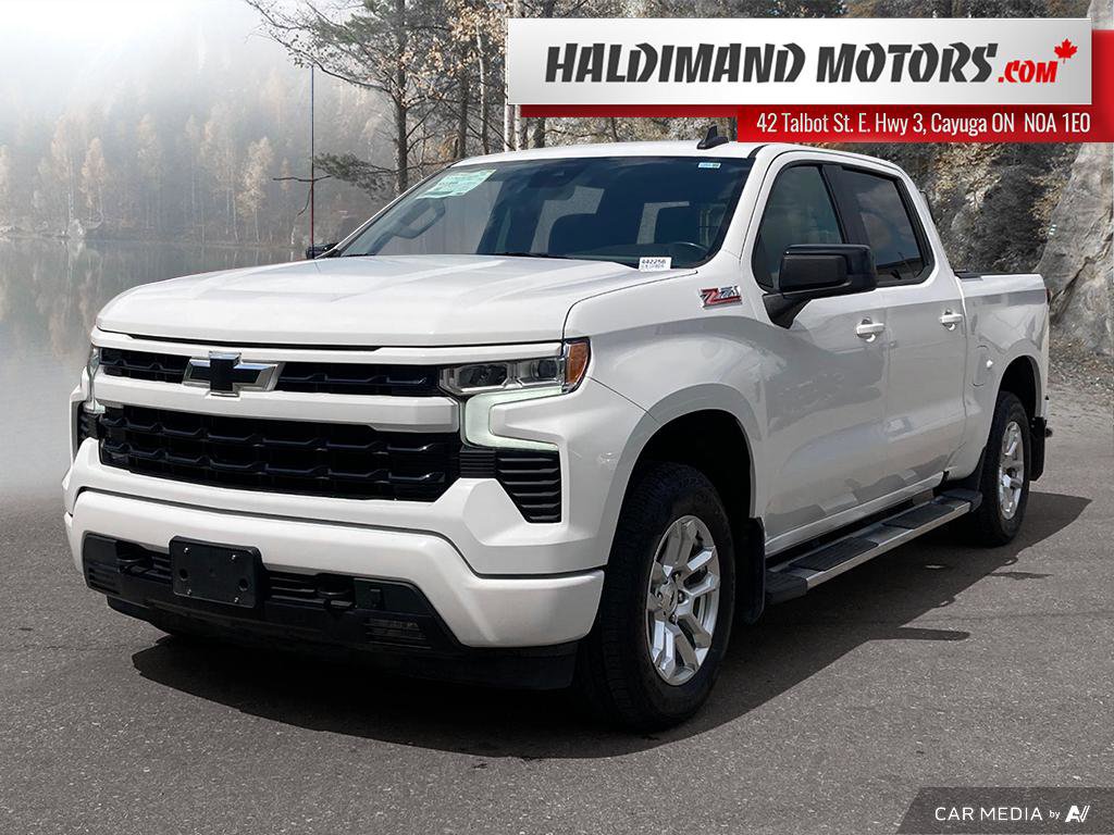 Used 2024 White Chevrolet RST Z71 image 1