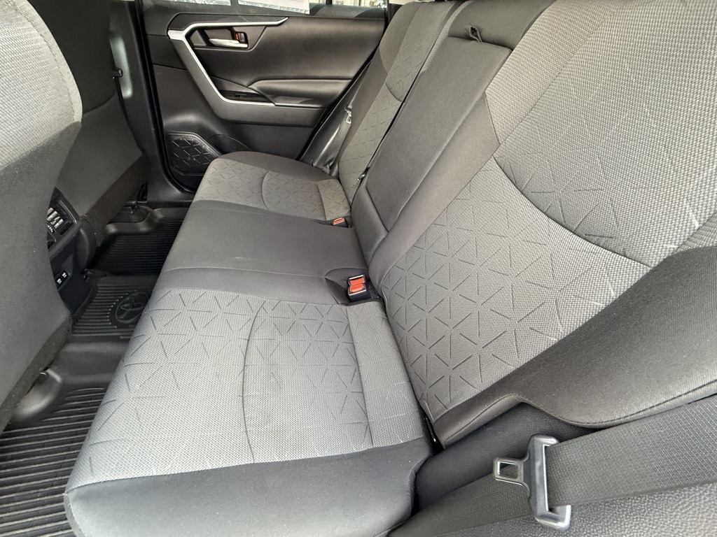 2021 Toyota RAV4 XLE photo 29