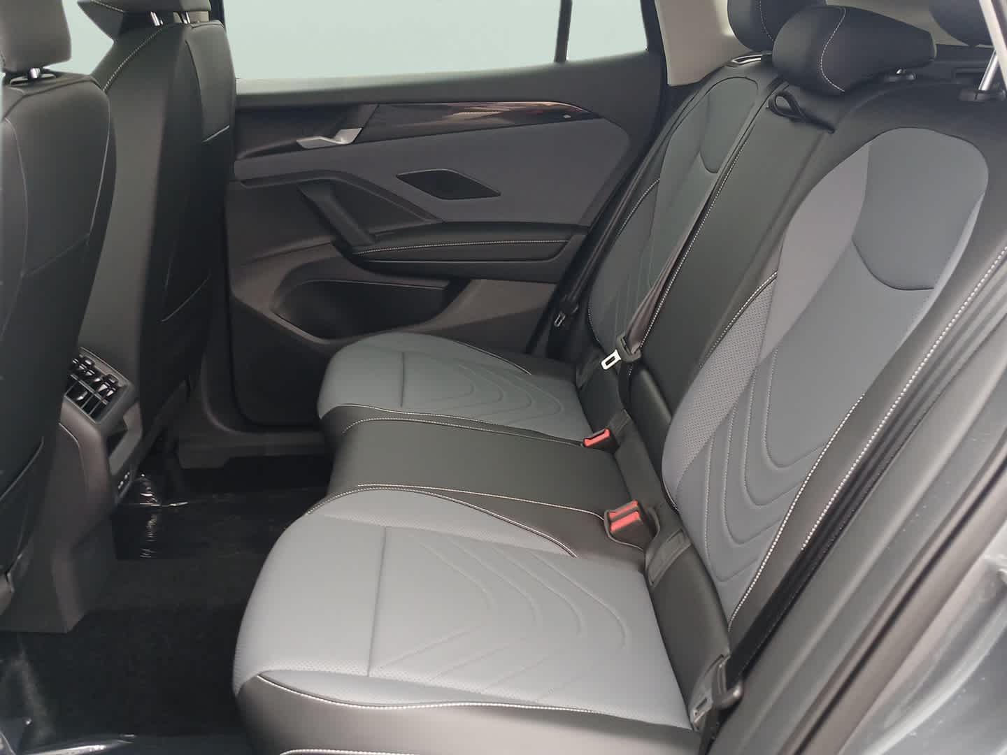 2025 Volkswagen Tiguan SE photo 25