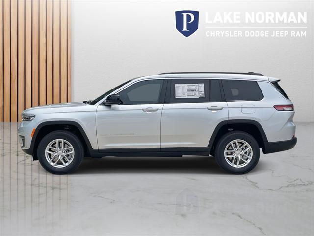2025 Jeep Grand Cherokee Laredo photo 4