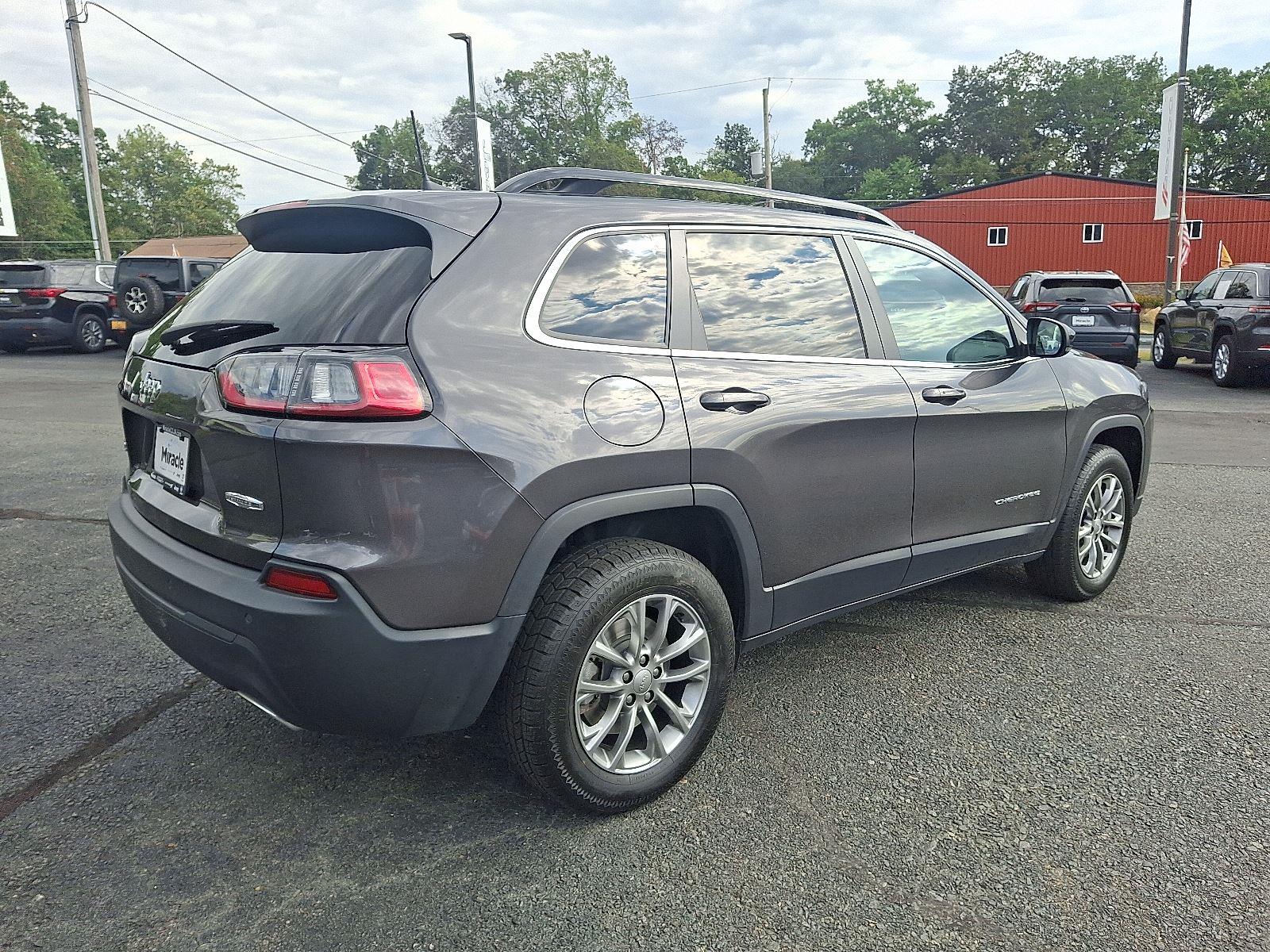 2022 Jeep Cherokee Latitude Lux photo 7