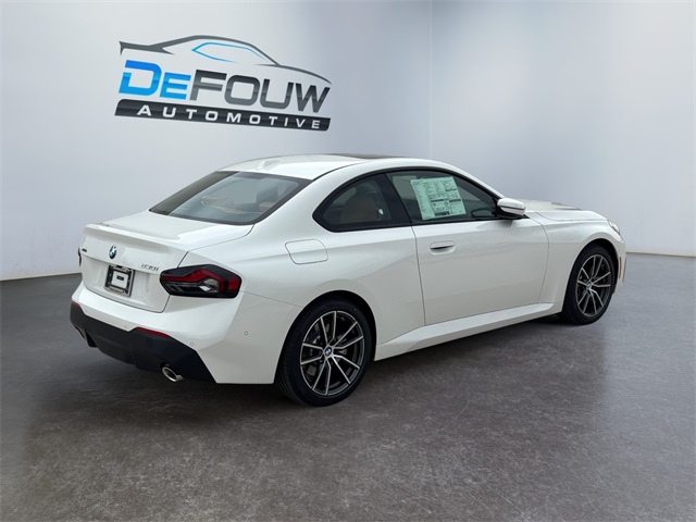 2025 Bmw 230i 230i xDrive photo 3