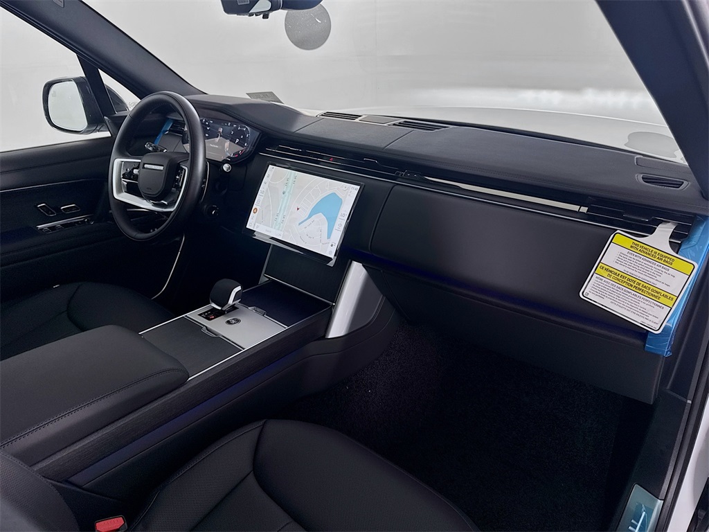 2025 Land Rover Range Rover SE photo 24