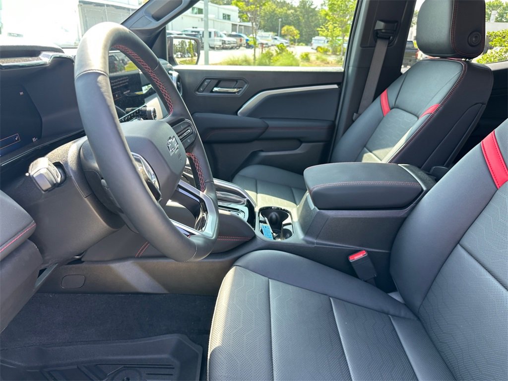 2025 Chevrolet Colorado Z71 photo 18