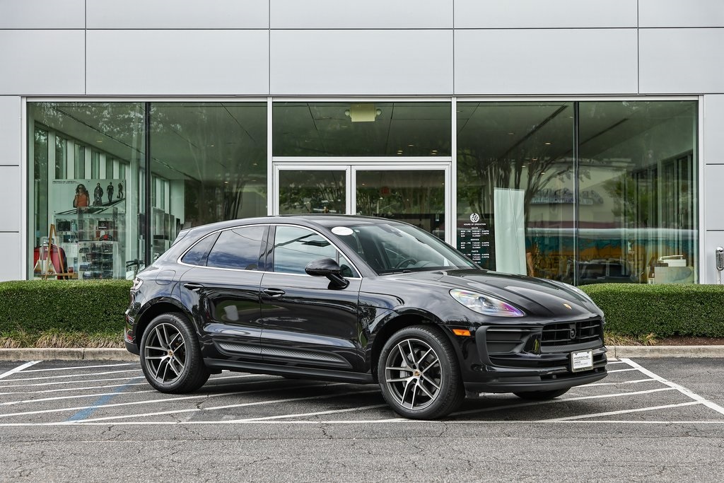 2024 Porsche Macan T photo 8