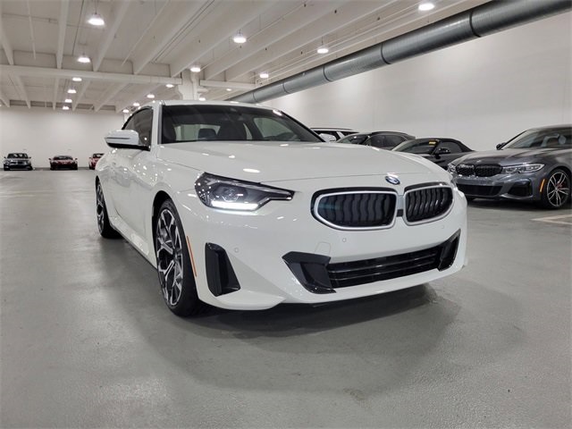 2025 Bmw 230i Coupe photo 3