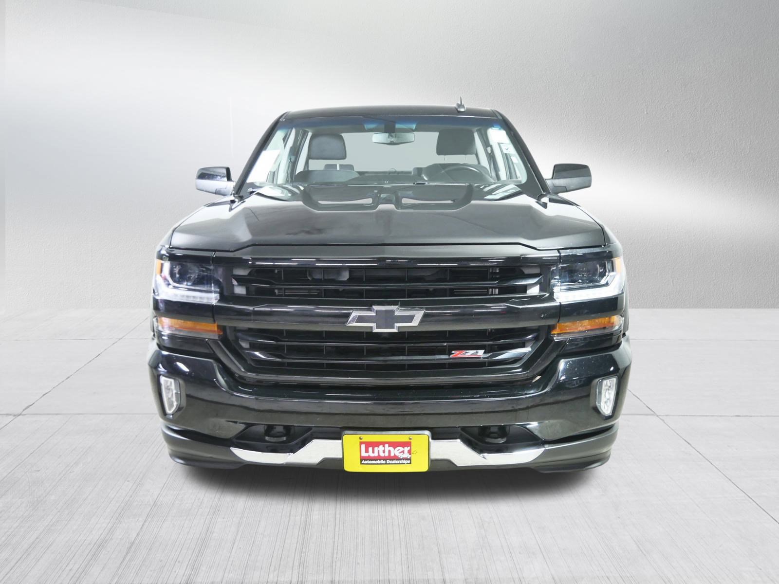 Used 2017 Chevrolet Silverado 1500 LT with VIN 3GCUKREC5HG191506 for sale in Brooklyn Center, Minnesota