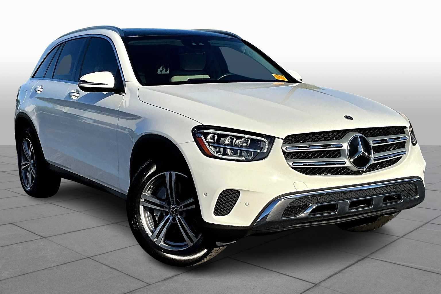 2022 Mercedes Benz GLC 300 photo 2