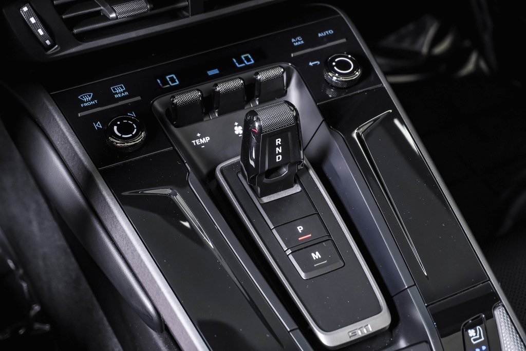 2025 Porsche 911 photo 29