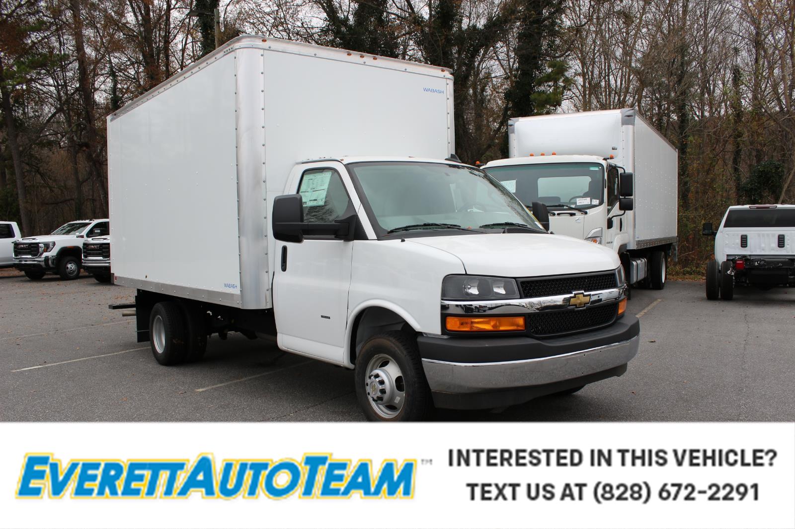 2025 Chevrolet Express Cutaway Base's photo