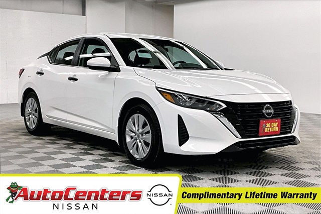 2025 Nissan Sentra S's photo