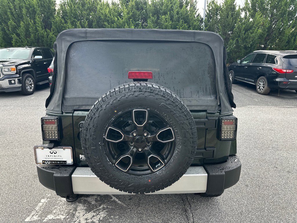 2011 Jeep Wrangler Unlimited Sahara photo 5