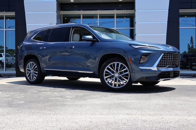 2026 Buick Enclave Avenir photo 2