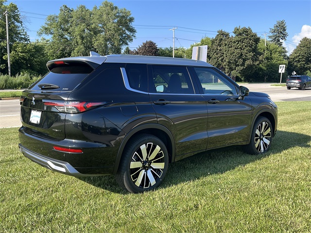 2025 Mitsubishi Outlander SEL photo 5