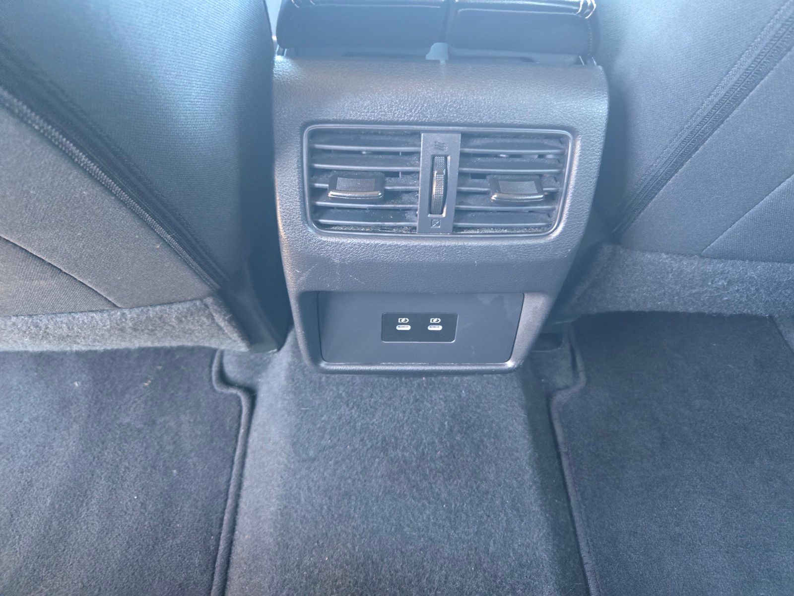 2024 Nissan Rogue SV photo 11