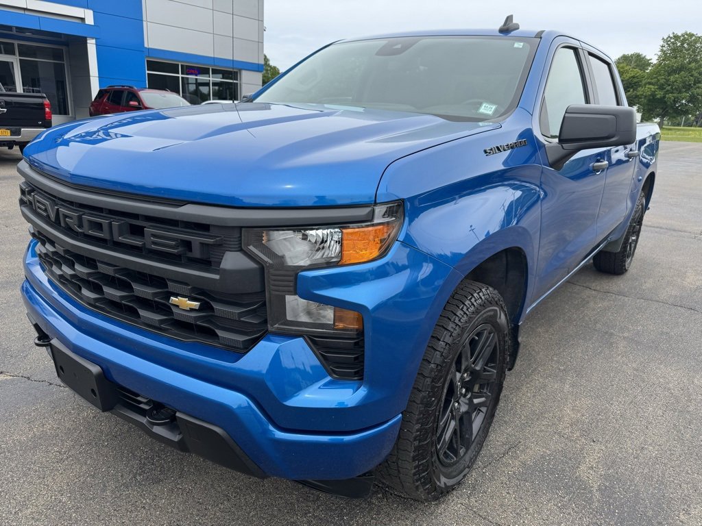 2024 Chevrolet Silverado 1500 Custom photo 2