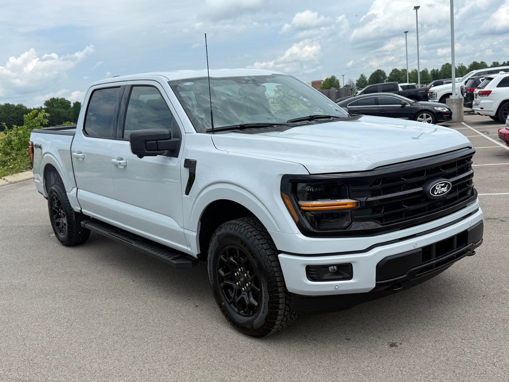 2025 Ford F-150 XLT photo 2