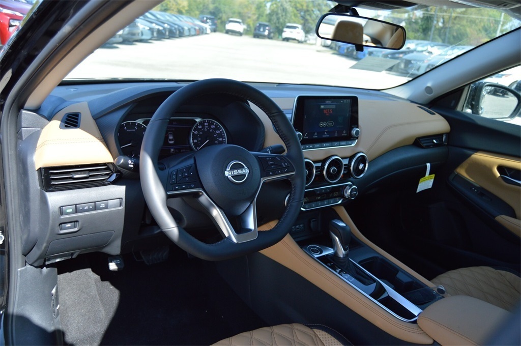 2025 Nissan Sentra SV photo 18