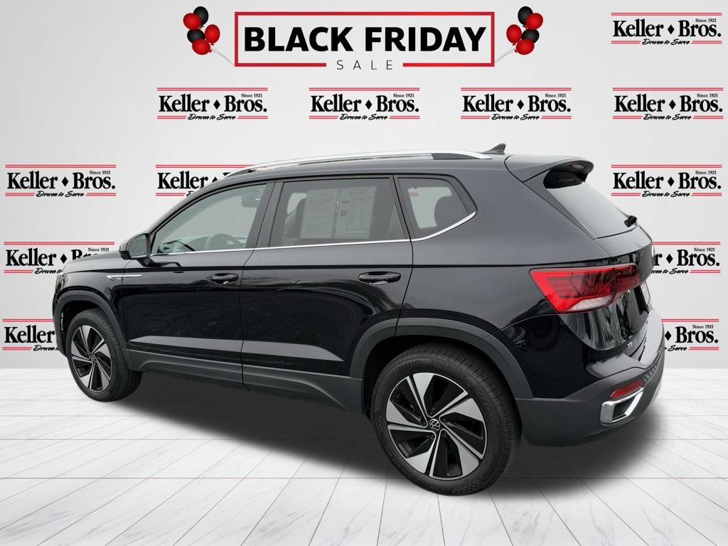 2024 Volkswagen Taos SE photo 4