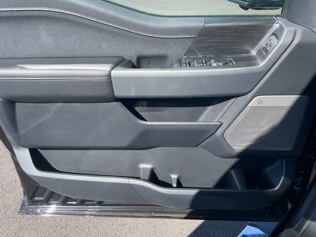 2025 Ford F-150 Lariat photo 20