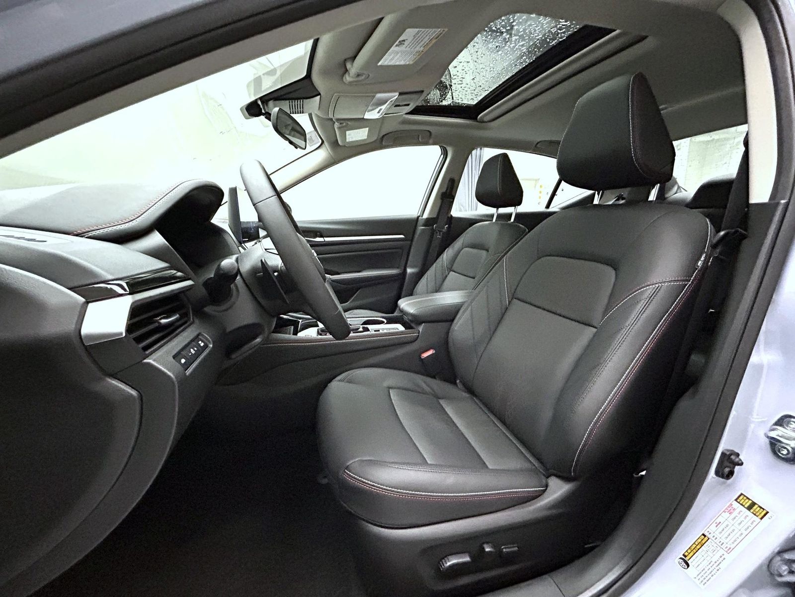 2025 Nissan Altima 2.5 SR photo 10