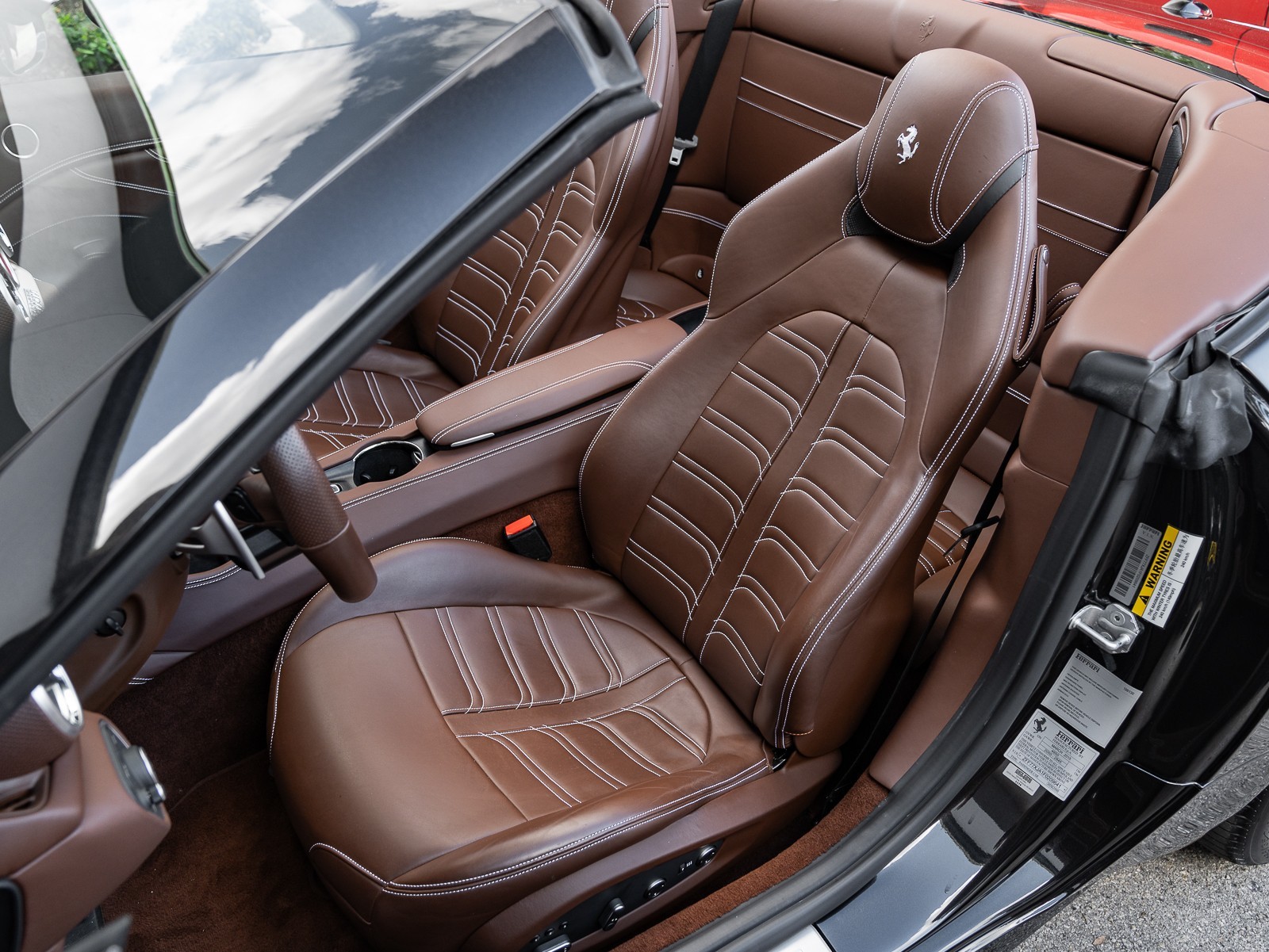 2015 Ferrari California T photo 10