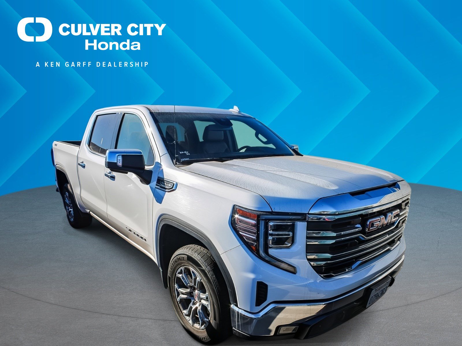 2024 GMC Sierra 1500 SLT's photo