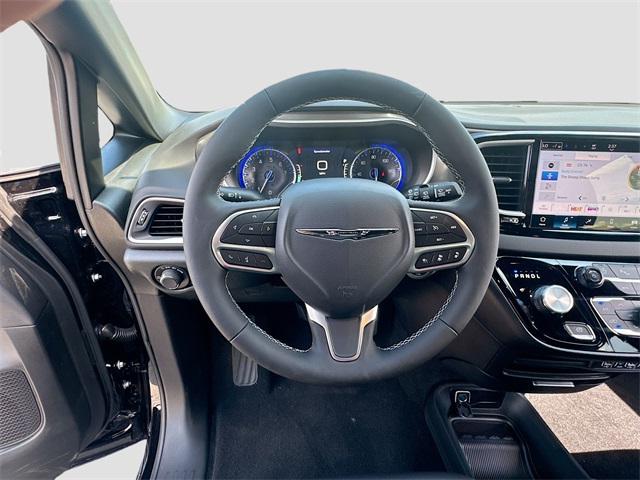 2025 Chrysler Voyager LX photo 10