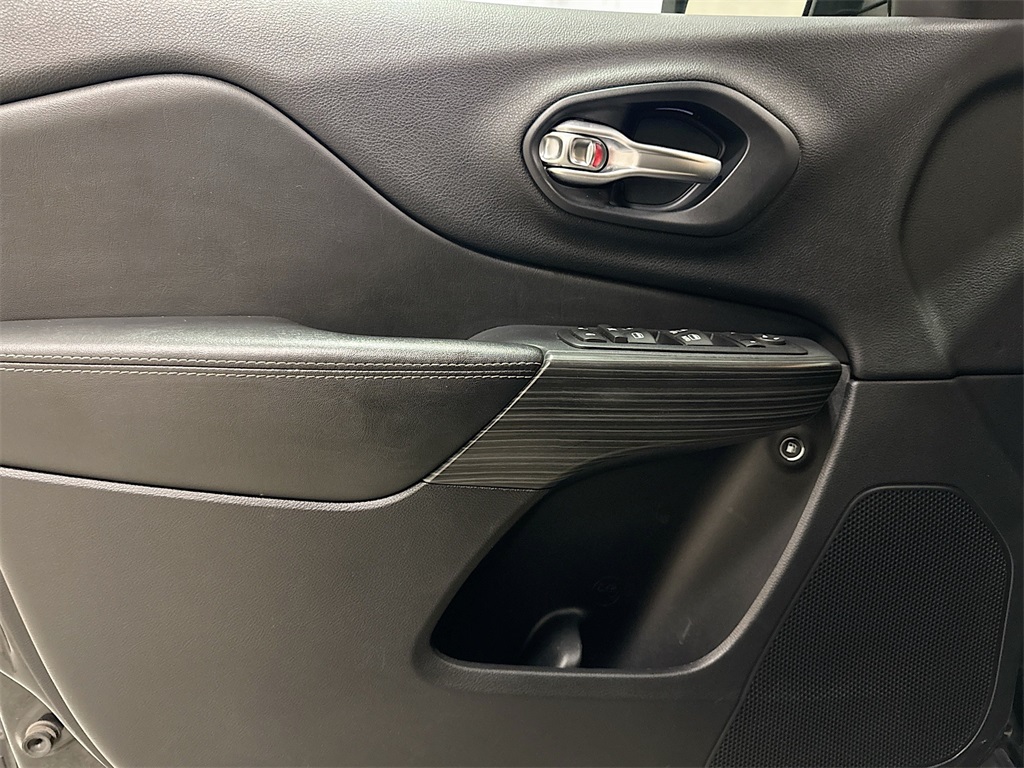 2016 Jeep Cherokee Limited photo 20