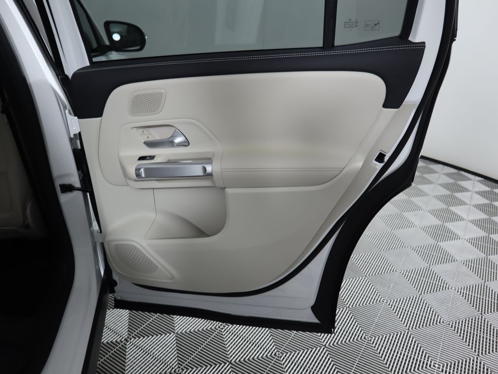 2025 Mercedes Benz EQB photo 26