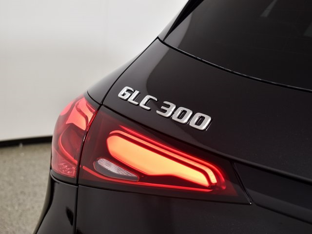 2026 Mercedes Benz GLC 300 photo 4