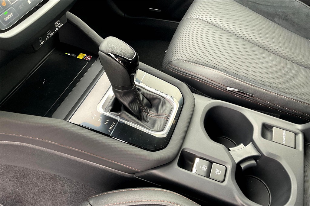 2025 Subaru Forester Touring photo 7
