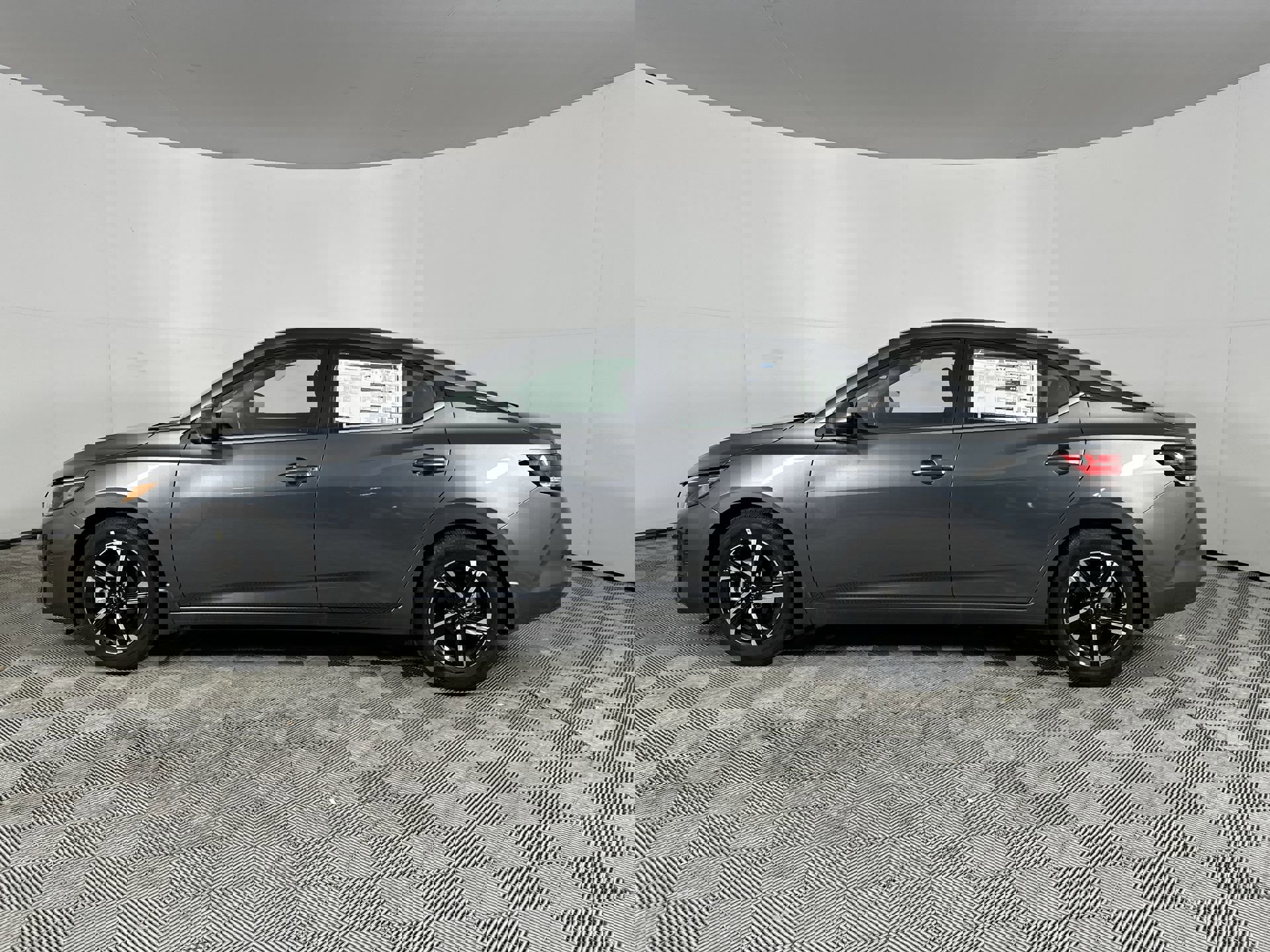 2025 Nissan Sentra SV photo 3