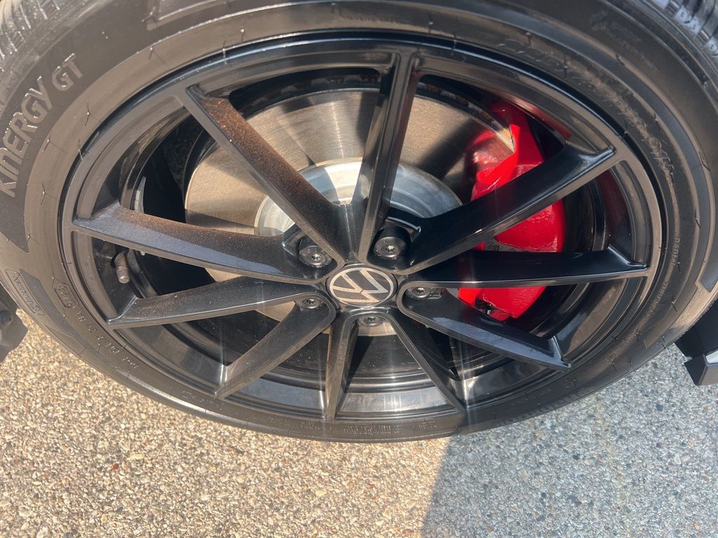 2025 Volkswagen Jetta GLI 2.0T Autobahn photo 28