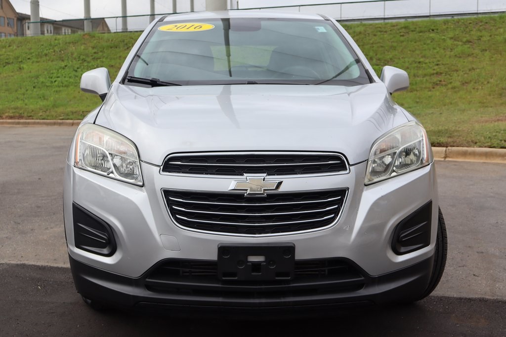 2016 Chevrolet Trax LS photo 2