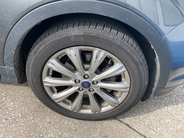 2017 Ford Escape Titanium photo 2